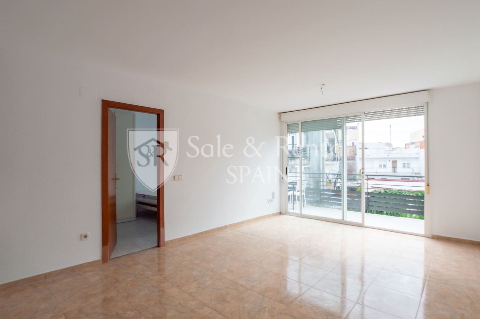 3 bedroom Flat for sale in Blanes with garage - € 237,000 (Ref: 9679406)
