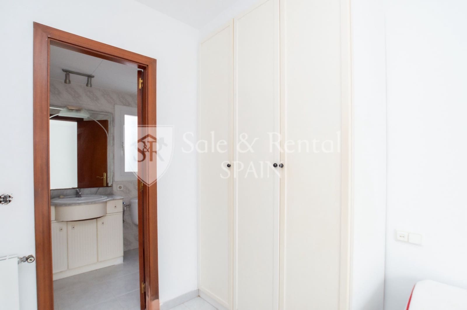 3 bedroom Flat for sale in Blanes with garage - € 237,000 (Ref: 9679406)