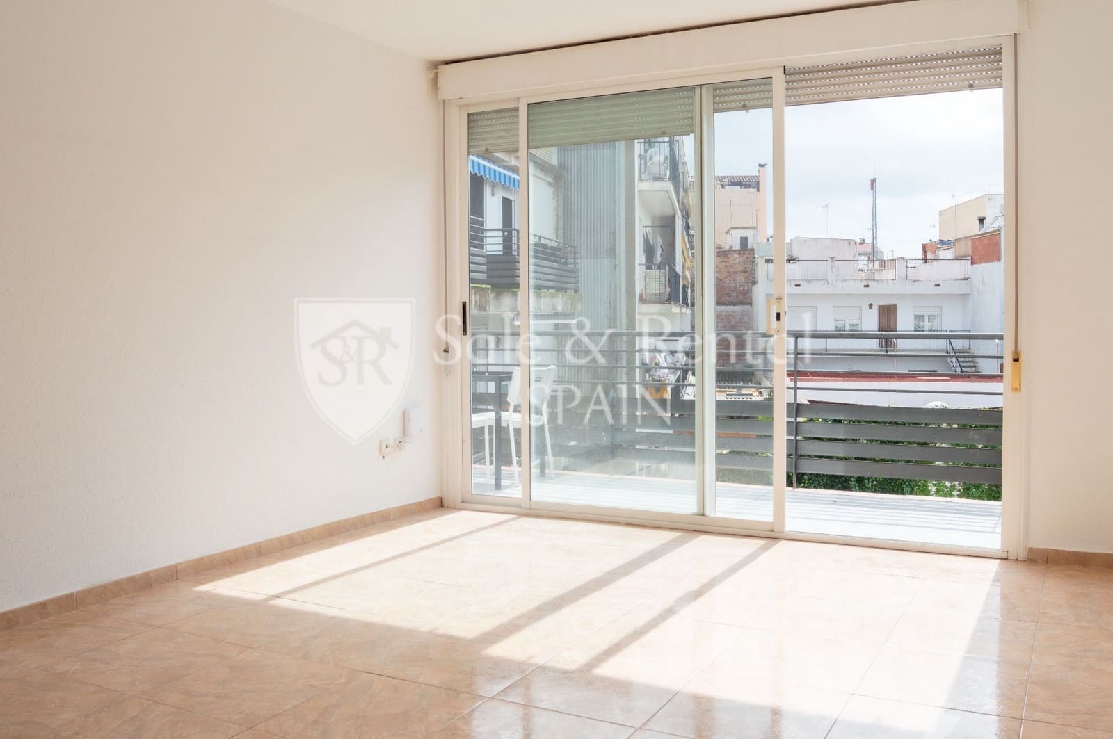 3 bedroom Flat for sale in Blanes with garage - € 237,000 (Ref: 9679406)