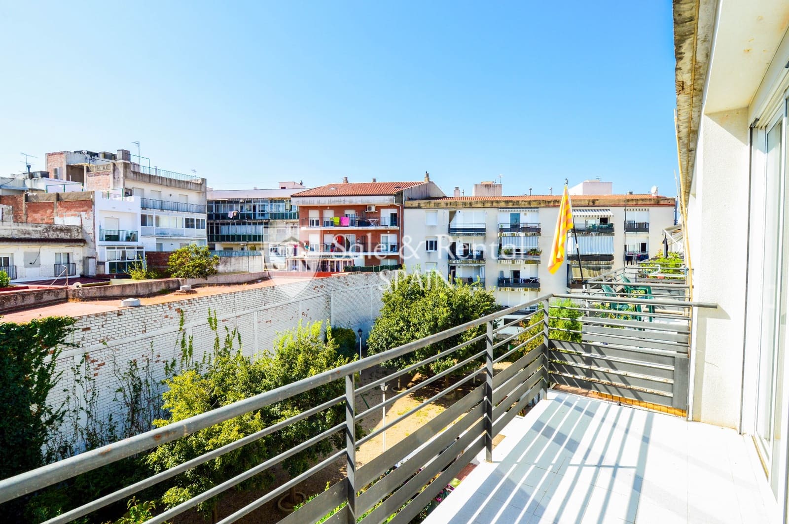 3 bedroom Flat for sale in Blanes with garage - € 237,000 (Ref: 9679406)