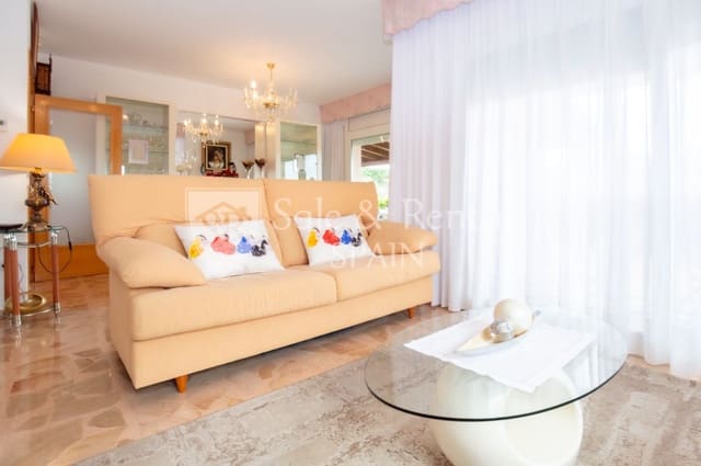 5 Zimmer Villa zu verkaufen in Roca Grossa, Lloret de Mar mit Pool Garage - 949.000 € (Ref: 9697999)