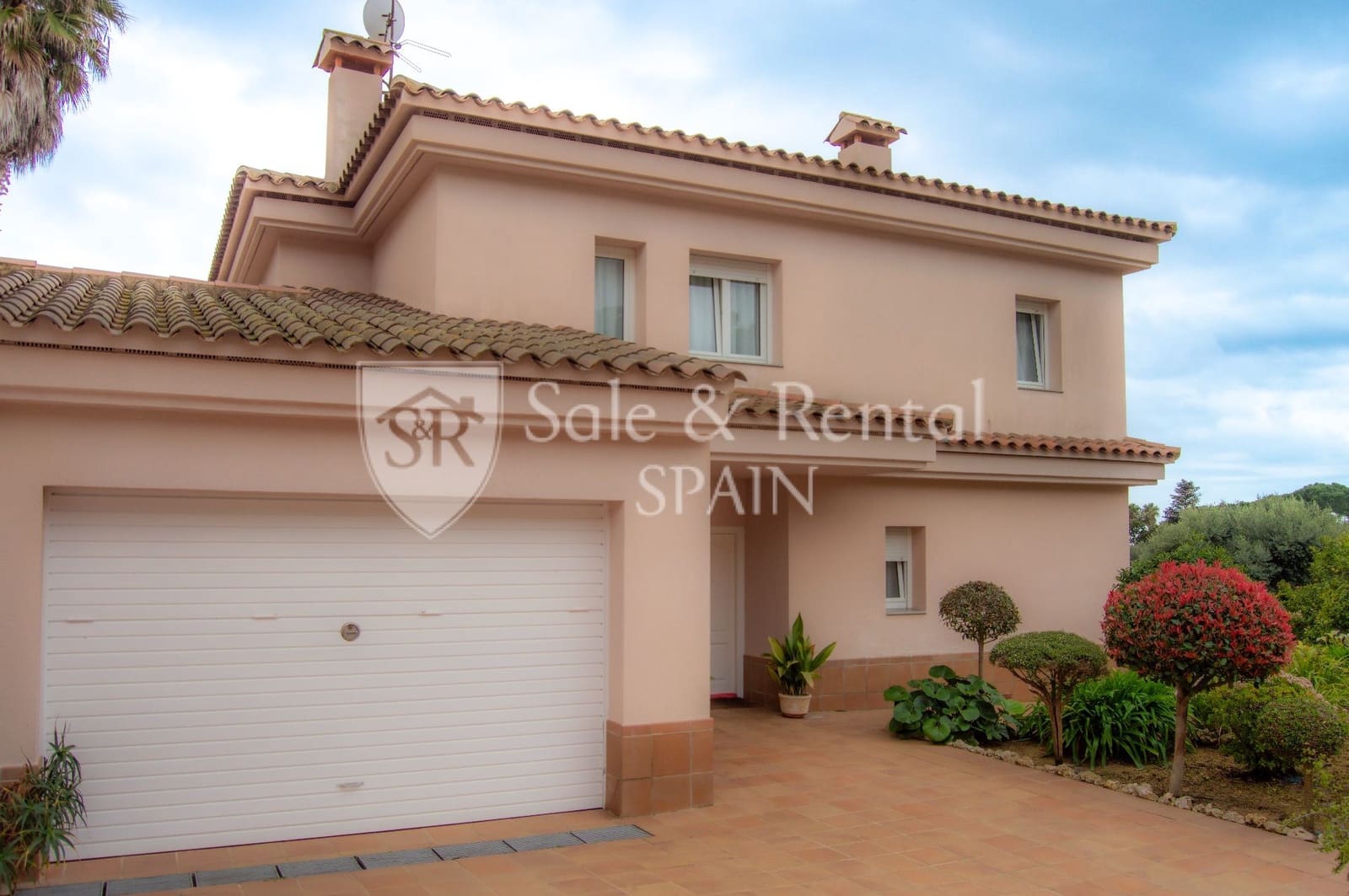 5 Zimmer Villa zu verkaufen in Lloret de Mar mit Pool Garage - 949.000 € (Ref: 9697999)