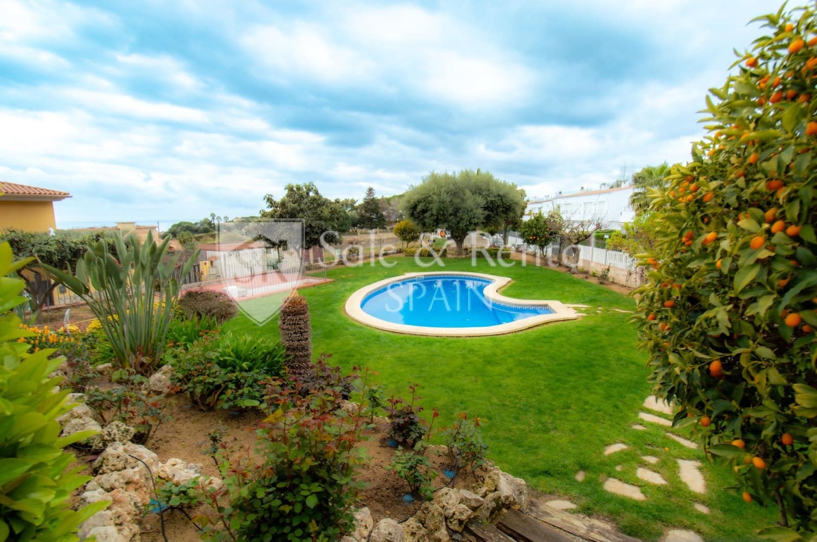 5 Zimmer Villa zu verkaufen in Lloret de Mar mit Pool Garage - 949.000 € (Ref: 9697999)