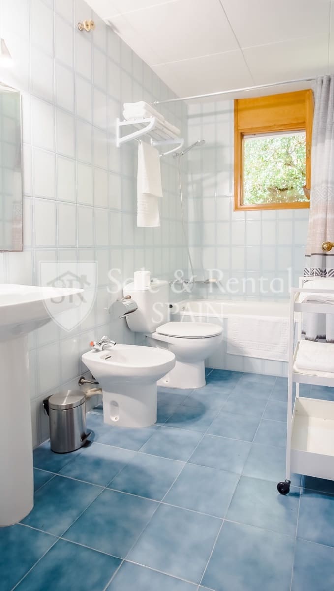 4 bedroom Villa for sale in Blanes with garage - € 850,000 (Ref: 9700386)