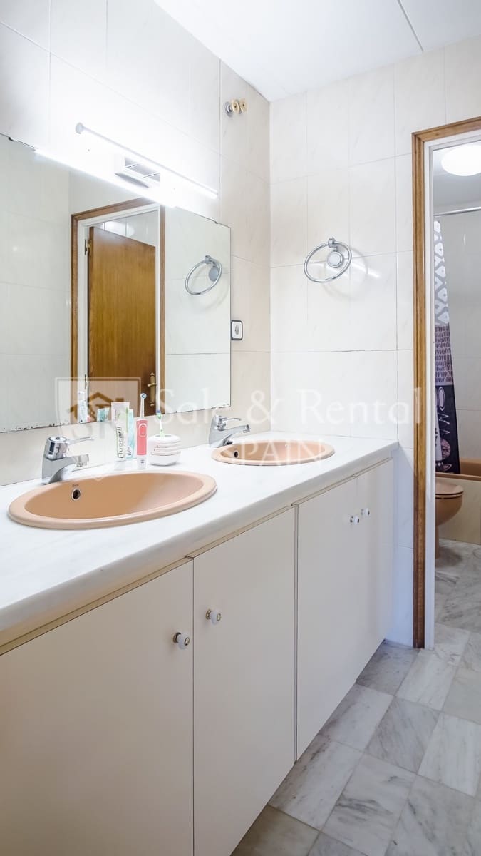 4 bedroom Villa for sale in Blanes with garage - € 850,000 (Ref: 9700386)