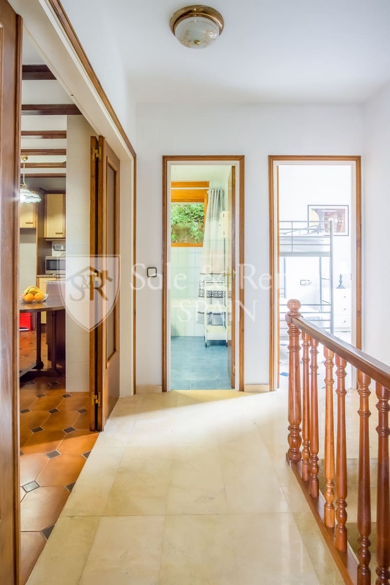 4 bedroom Villa for sale in Blanes with garage - € 850,000 (Ref: 9700386)