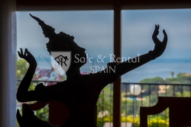 4 chambre Villa/Maison à vendre à Blanes avec garage - 850 000 € (Ref: 9700386)