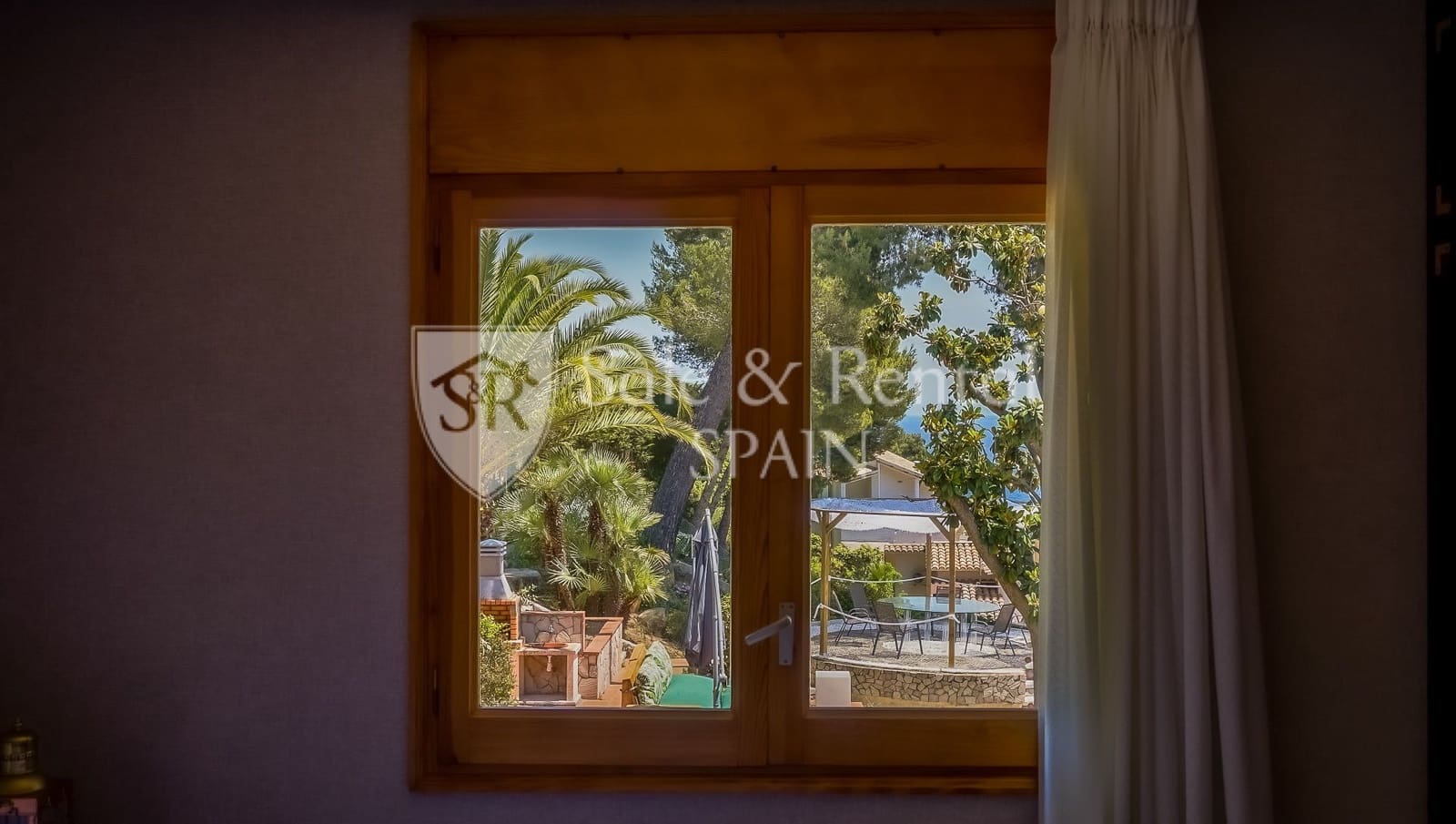 4 bedroom Villa for sale in Blanes with garage - € 850,000 (Ref: 9700386)