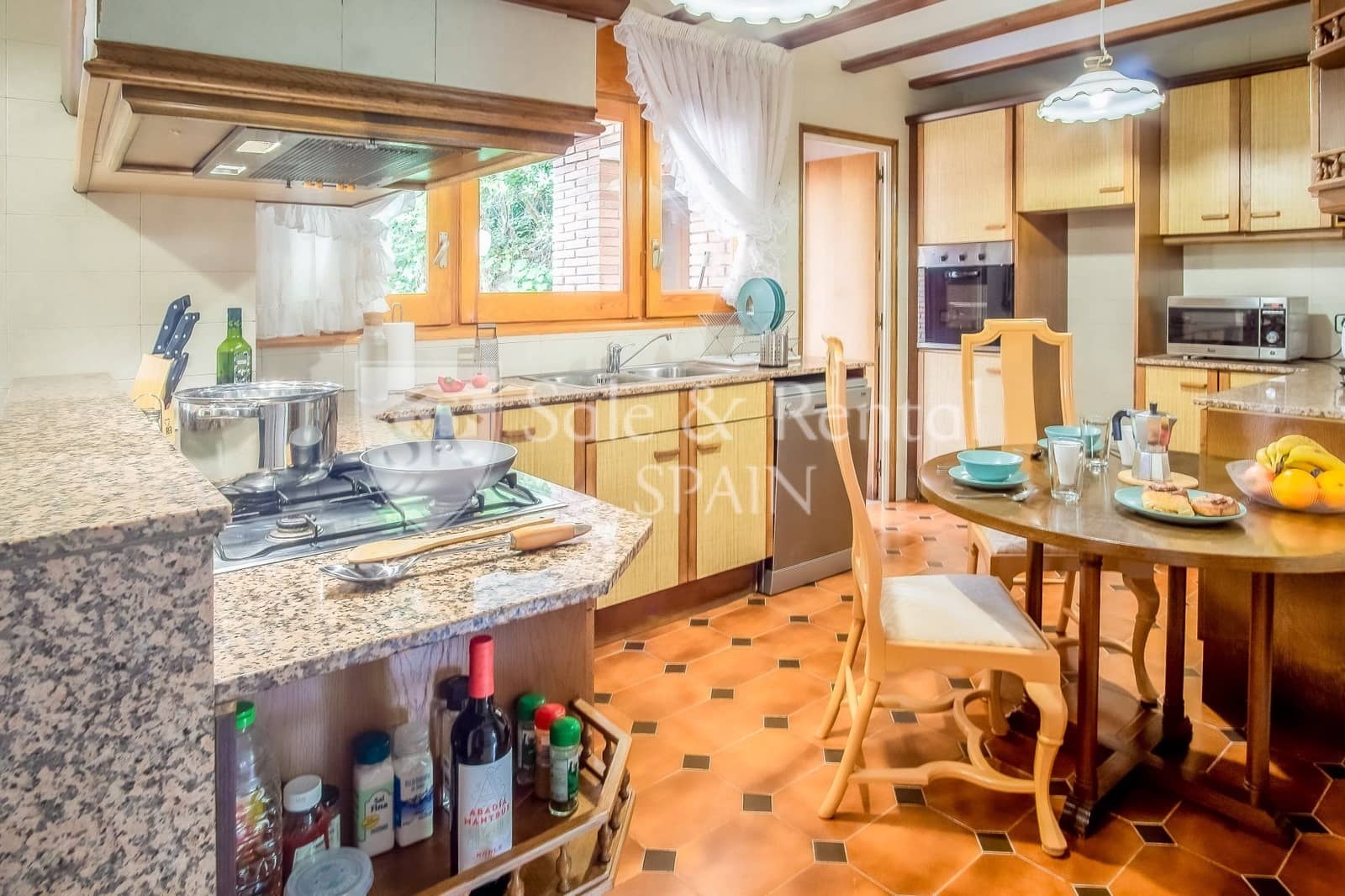 4 bedroom Villa for sale in Blanes with garage - € 850,000 (Ref: 9700386)