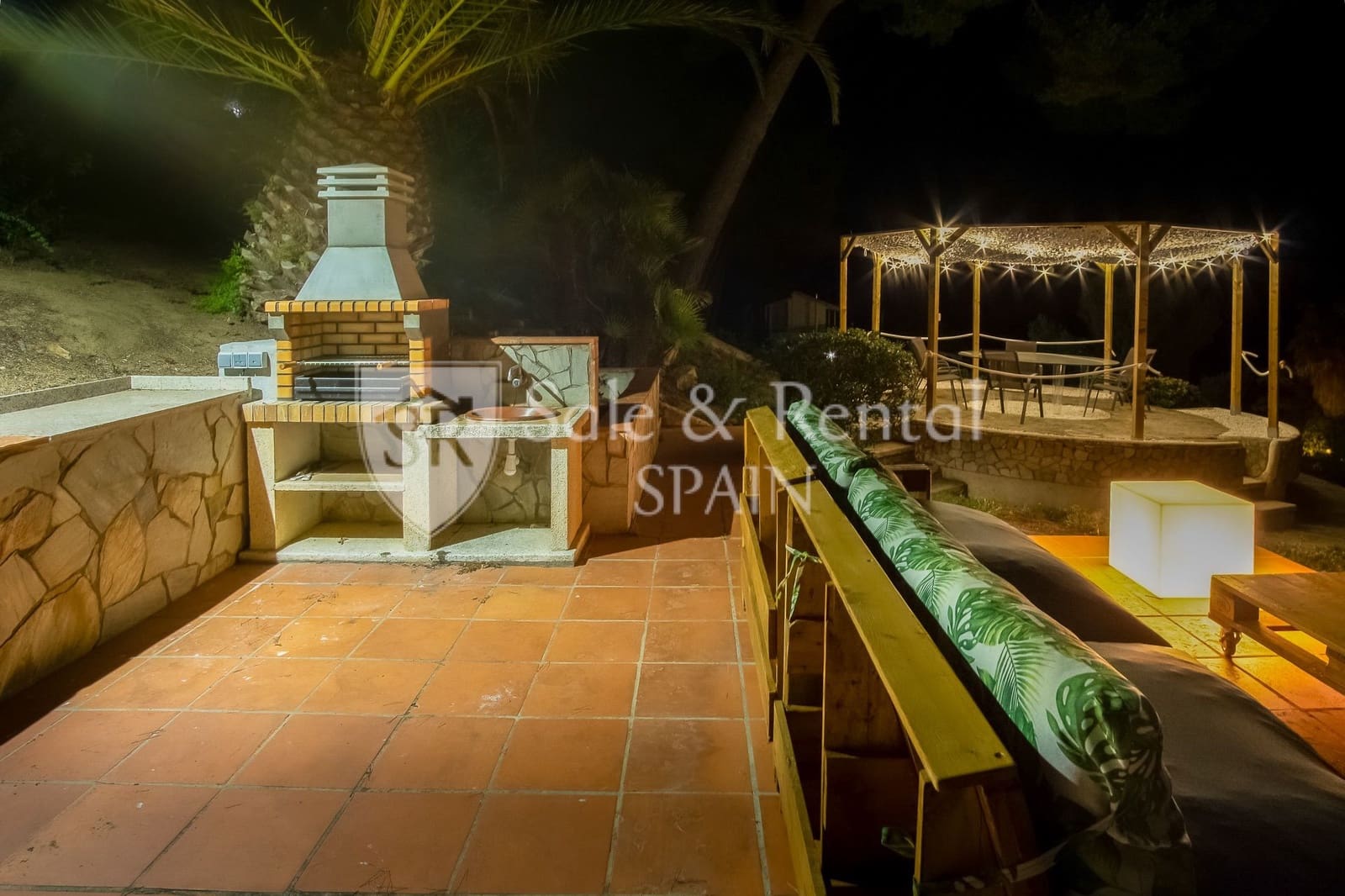 4 bedroom Villa for sale in Blanes with garage - € 850,000 (Ref: 9700386)