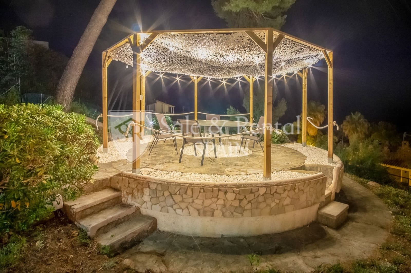 4 bedroom Villa for sale in Blanes with garage - € 850,000 (Ref: 9700386)