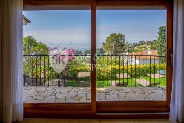 4 chambre Villa/Maison à vendre à Blanes avec garage - 850 000 € (Ref: 9700386)