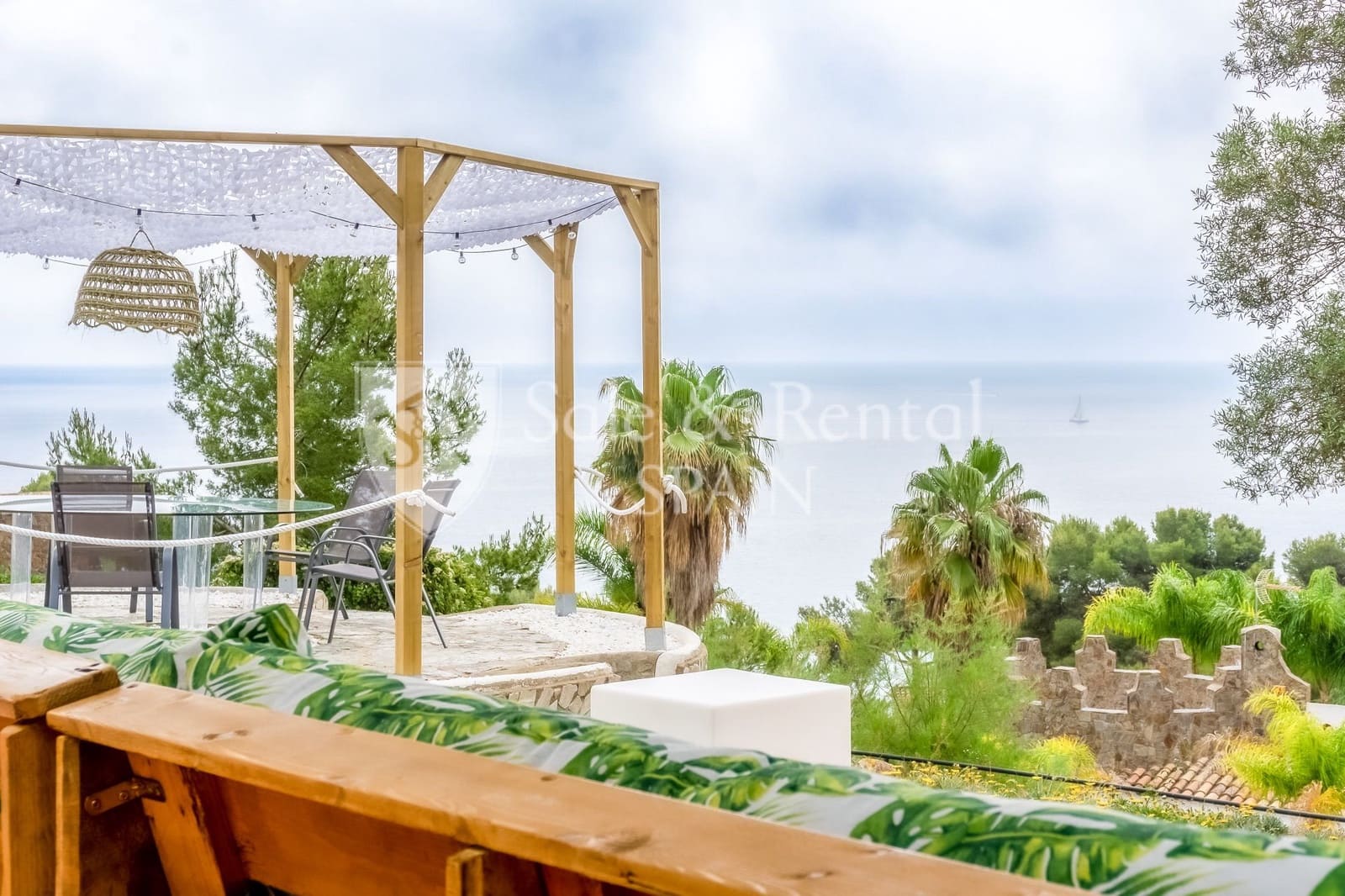 4 bedroom Villa for sale in Blanes with garage - € 850,000 (Ref: 9700386)