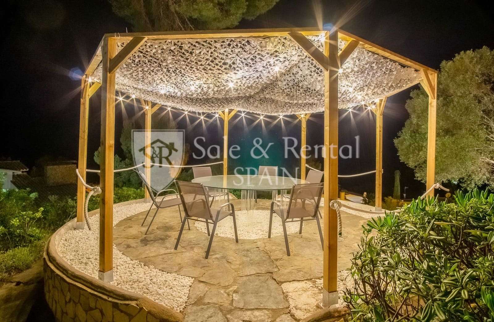 4 bedroom Villa for sale in Blanes with garage - € 850,000 (Ref: 9700386)