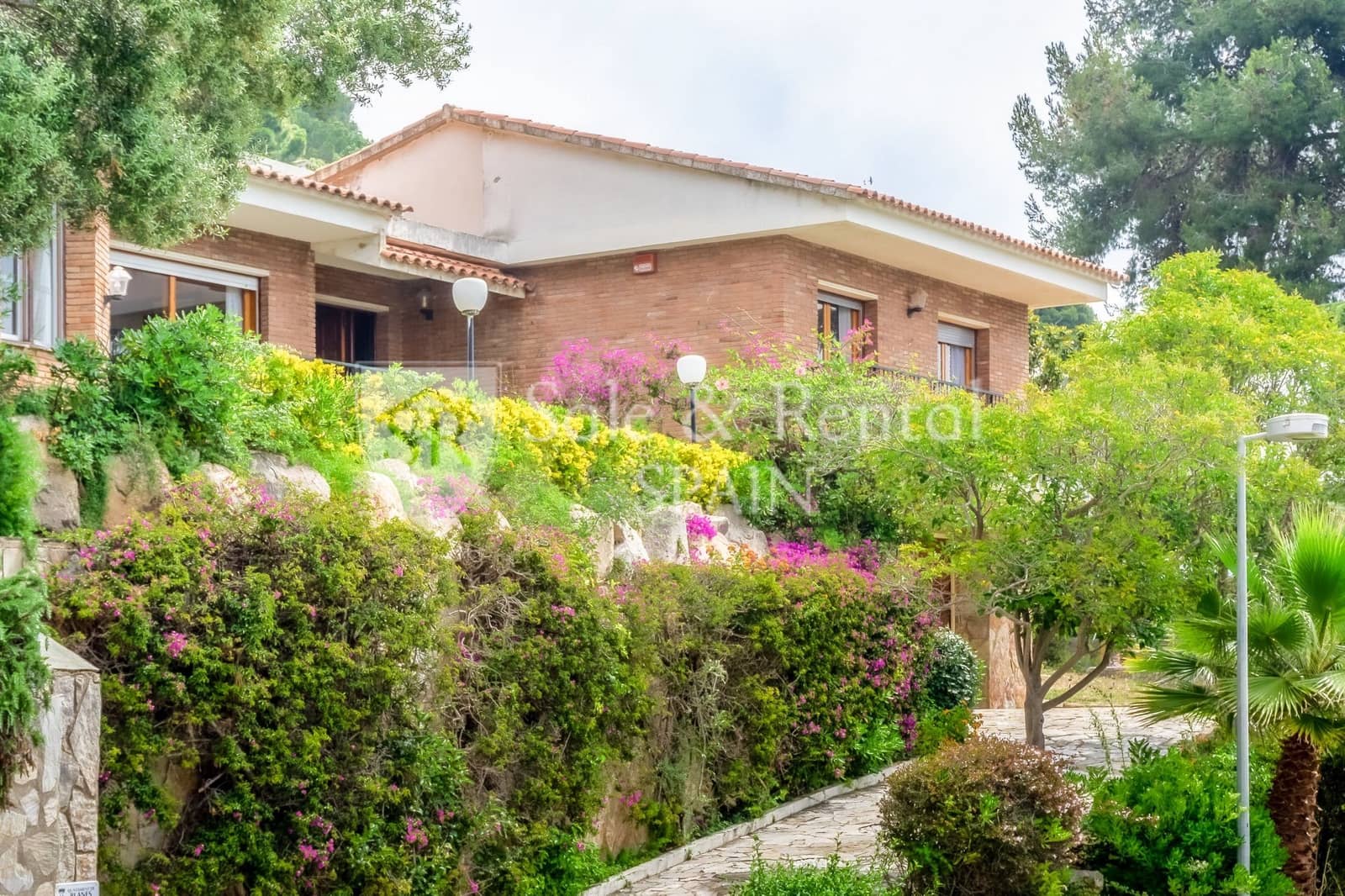 4 bedroom Villa for sale in Blanes with garage - € 850,000 (Ref: 9700386)