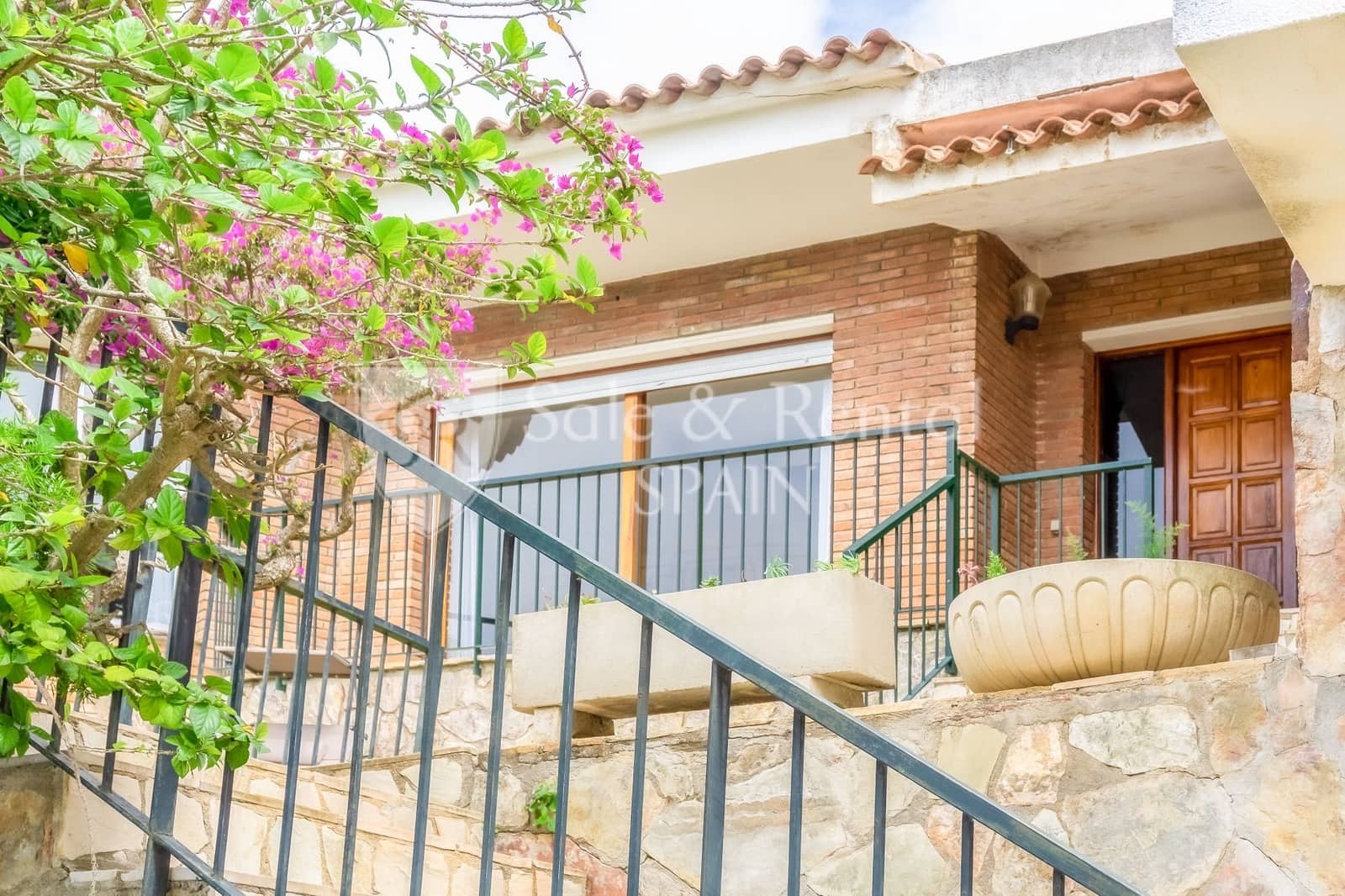 4 bedroom Villa for sale in Blanes with garage - € 850,000 (Ref: 9700386)