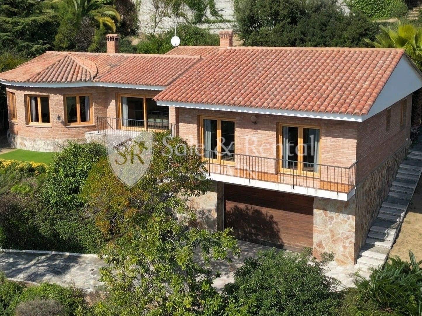 4 slaapkamer Villa te koop in Blanes met garage - € 850.000 (Ref: 9700386)
