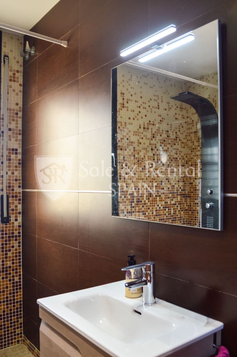 5 bedroom Villa for sale in Santa Susanna - € 539,000 (Ref: 9721041)