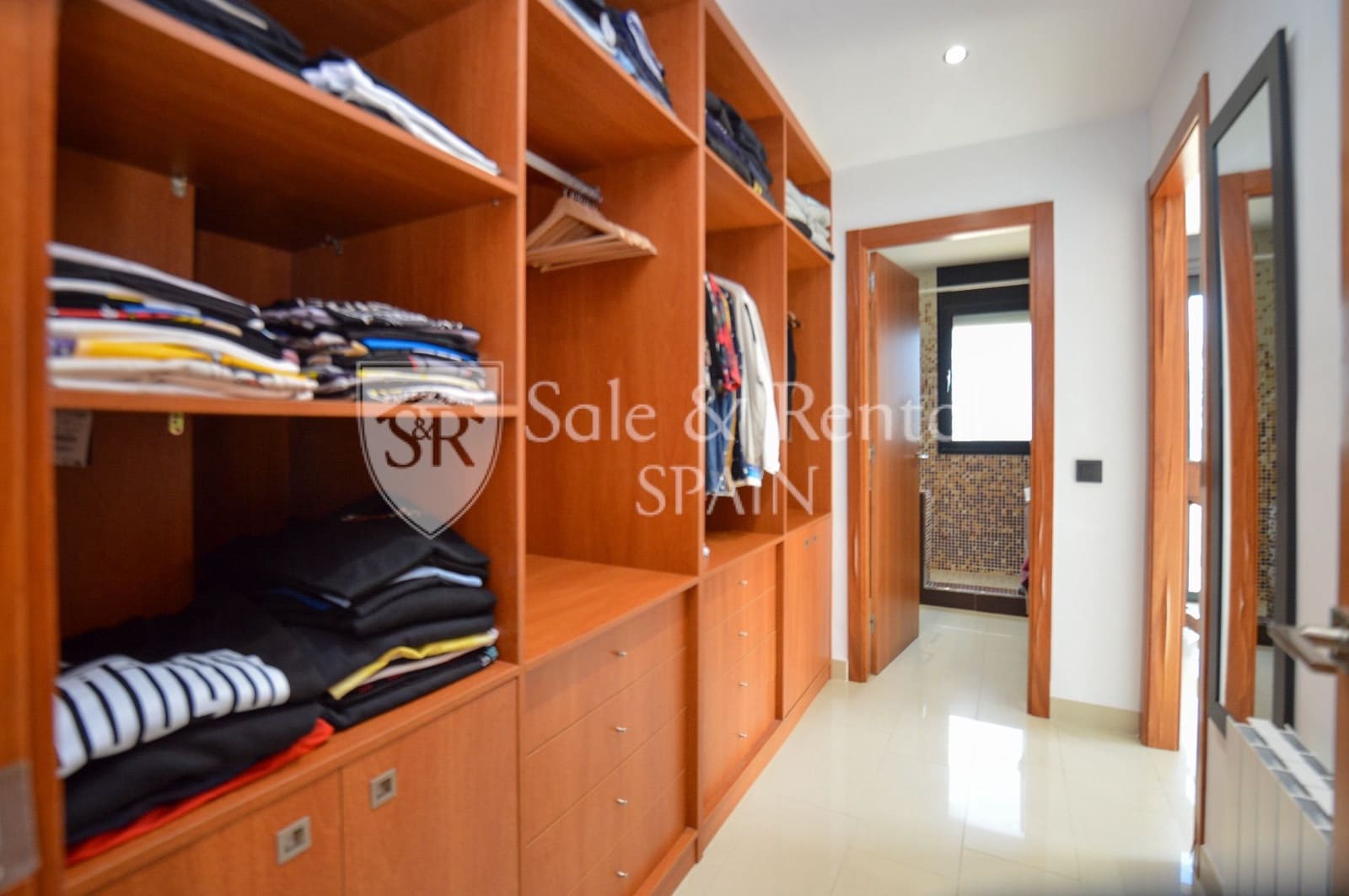 5 bedroom Villa for sale in Santa Susanna - € 539,000 (Ref: 9721041)