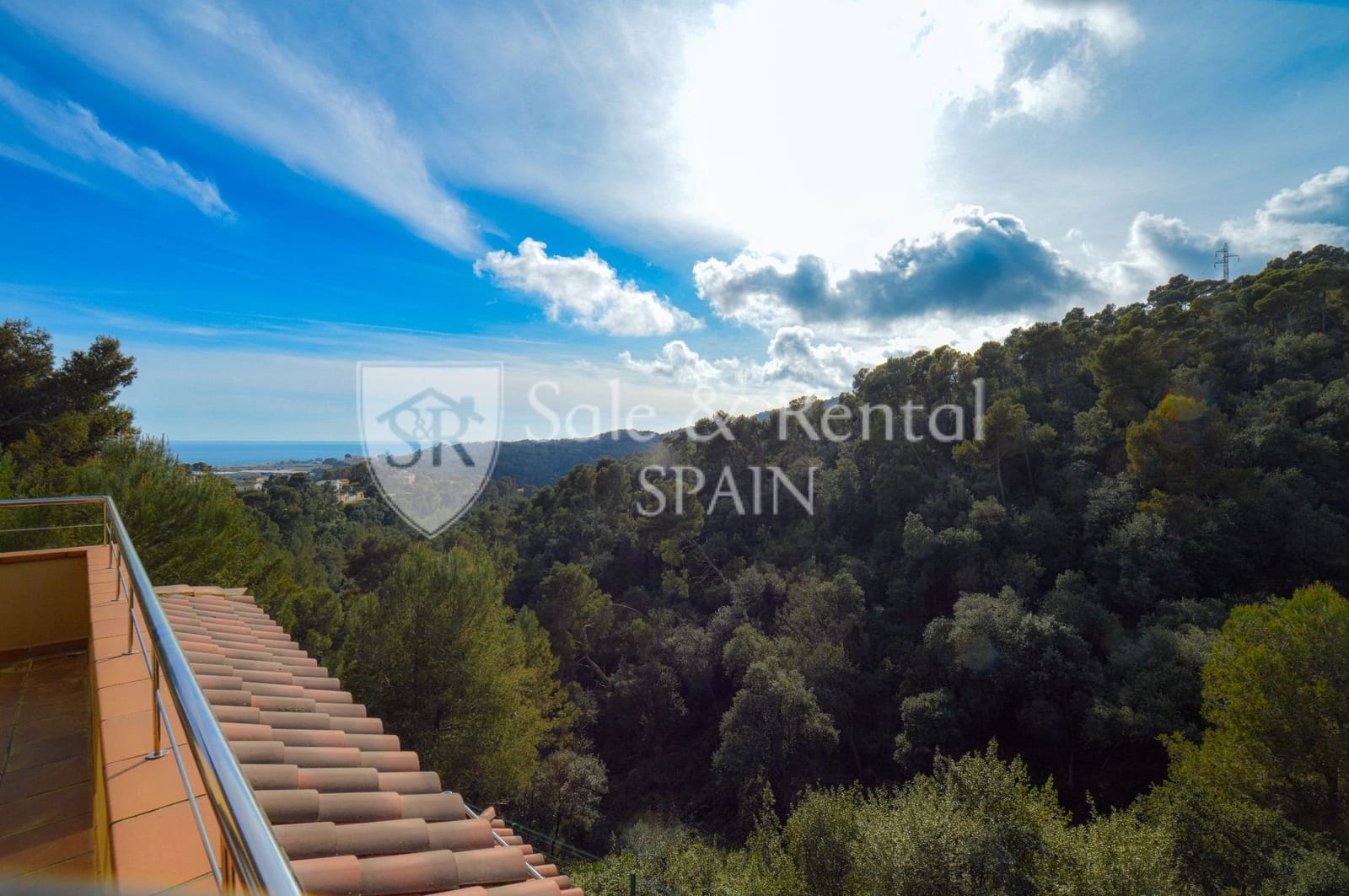 5 bedroom Villa for sale in Santa Susanna - € 539,000 (Ref: 9721041)