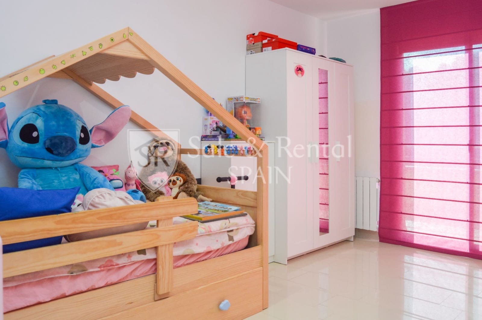 5 bedroom Villa for sale in Santa Susanna - € 539,000 (Ref: 9721041)