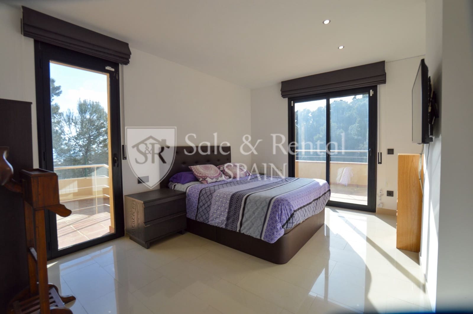 5 bedroom Villa for sale in Santa Susanna - € 539,000 (Ref: 9721041)