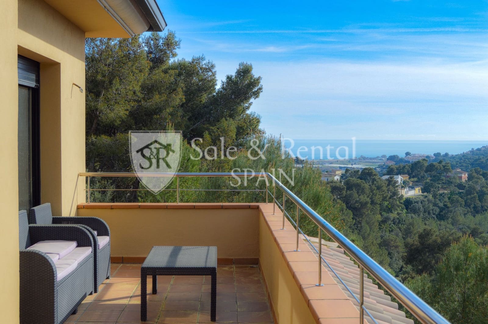 5 bedroom Villa for sale in Santa Susanna - € 539,000 (Ref: 9721041)