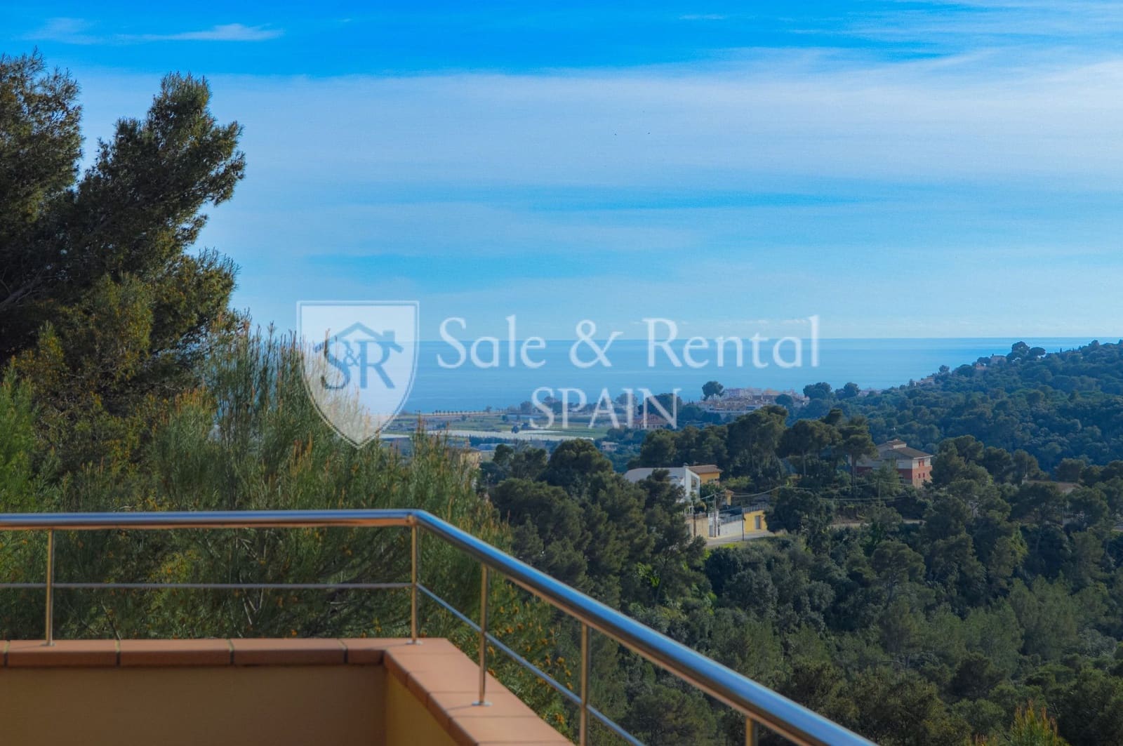 5 bedroom Villa for sale in Santa Susanna - € 539,000 (Ref: 9721041)