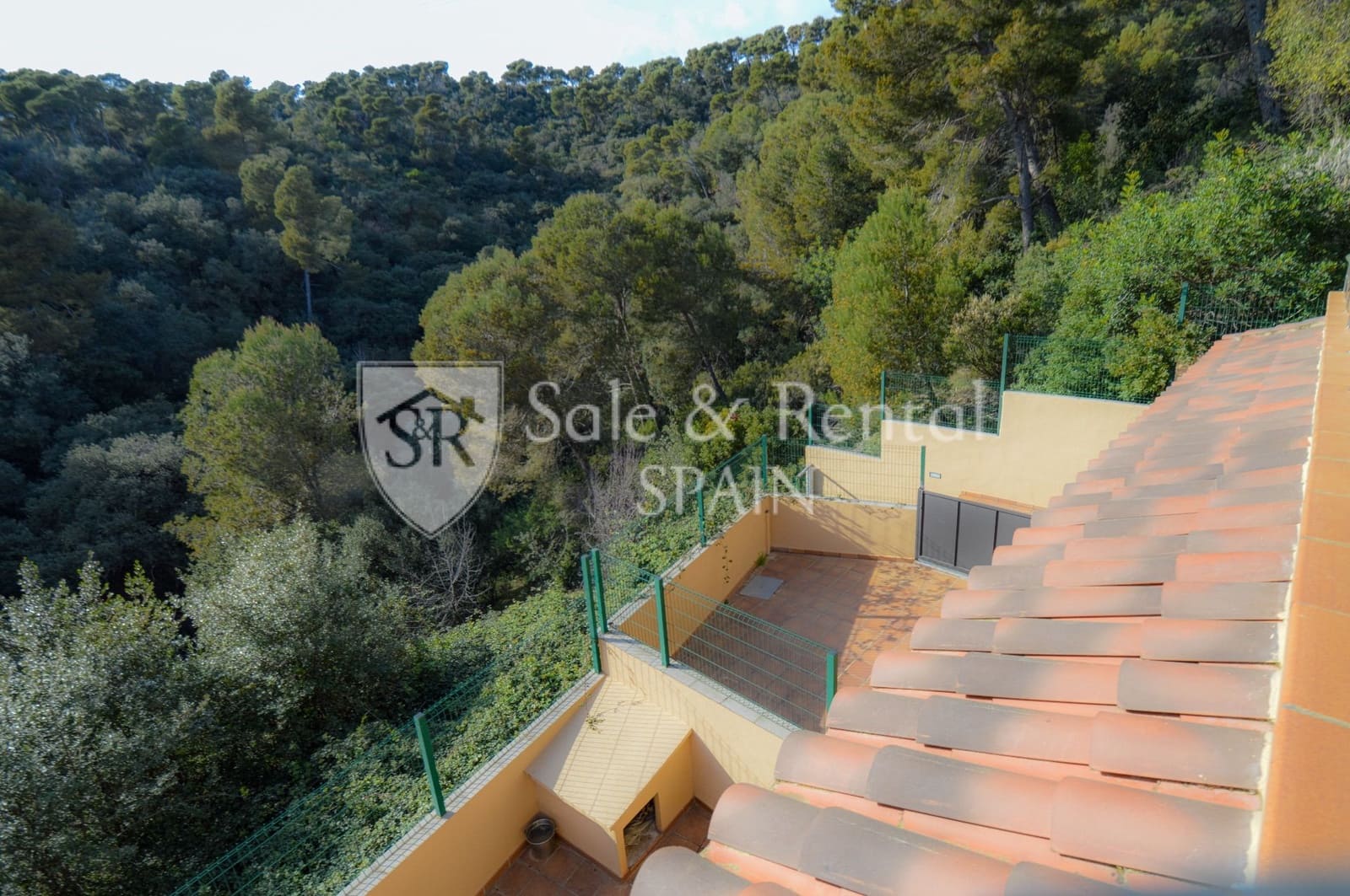 5 bedroom Villa for sale in Santa Susanna - € 539,000 (Ref: 9721041)