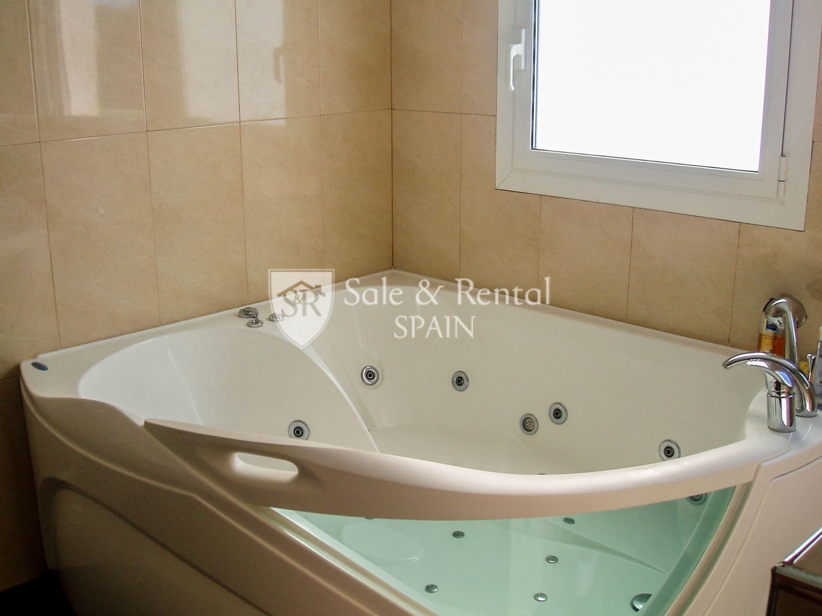 Chalet de 6 habitaciones en Lloret de Mar en venta con piscina garaje - 790.000 € (Ref: 9731639)