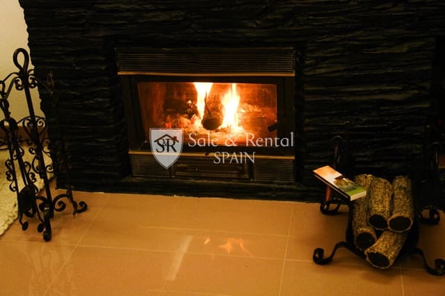 Chalet de 6 habitaciones en Canyelles, Lloret de Mar en venta con piscina garaje - 790.000 € (Ref: 9731639)