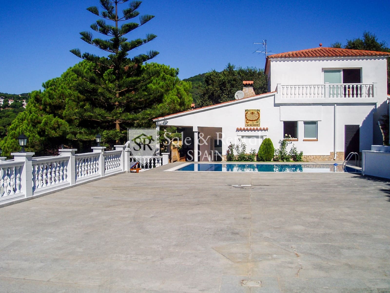 Chalet de 6 habitaciones en Lloret de Mar en venta con piscina garaje - 790.000 € (Ref: 9731639)