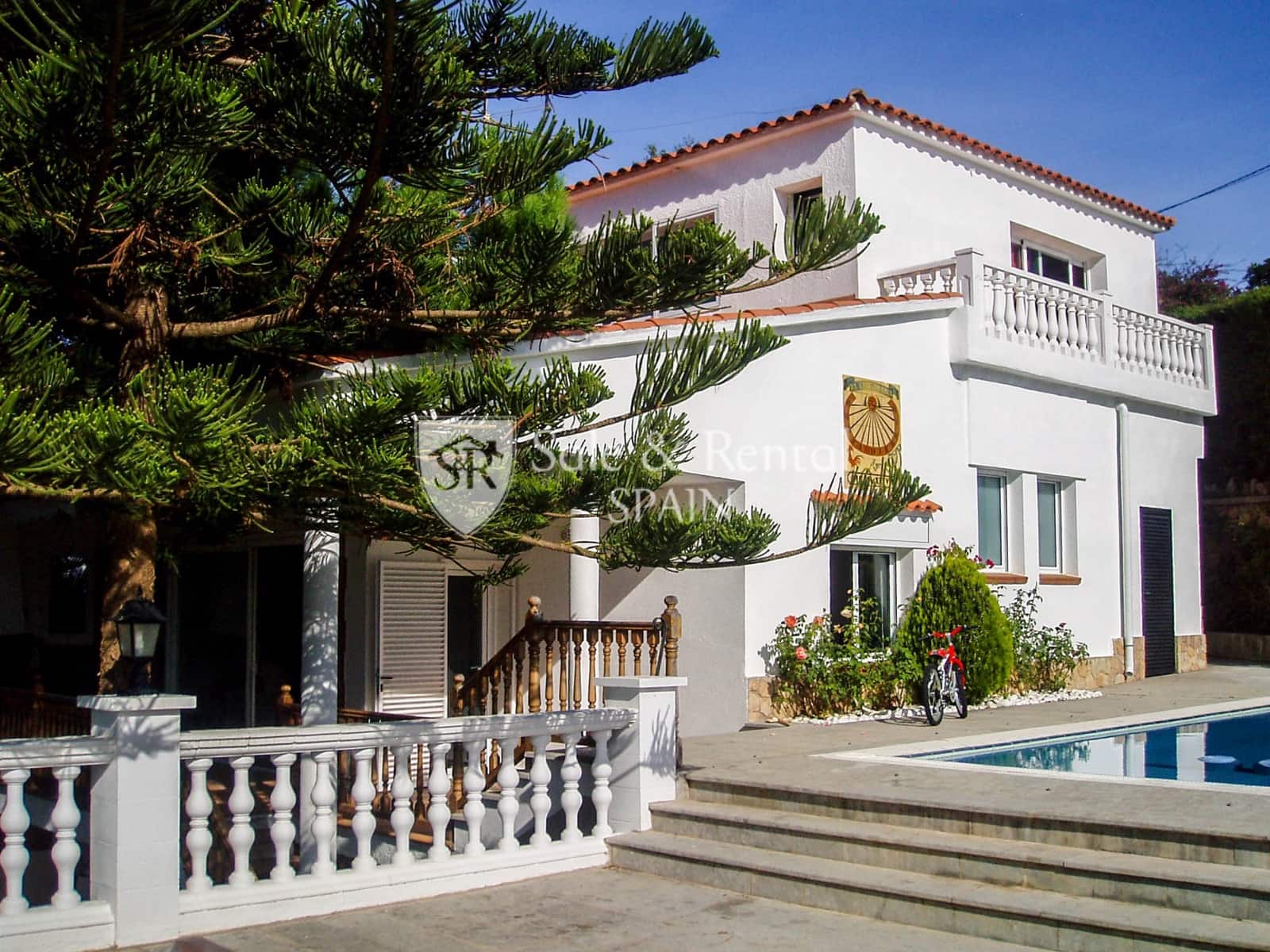 Chalet de 6 habitaciones en Lloret de Mar en venta con piscina garaje - 790.000 € (Ref: 9731639)