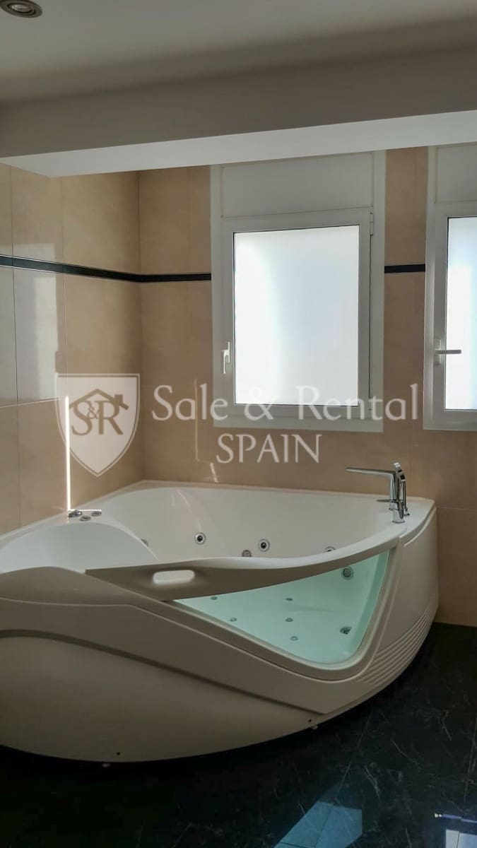 5 quarto Moradia para venda em Lloret de Mar com piscina garagem - 530 000 € (Ref: 9735074)