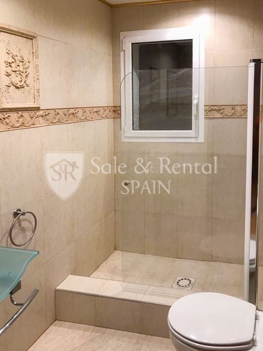 5 quarto Moradia para venda em Lloret de Mar com piscina garagem - 530 000 € (Ref: 9735074)