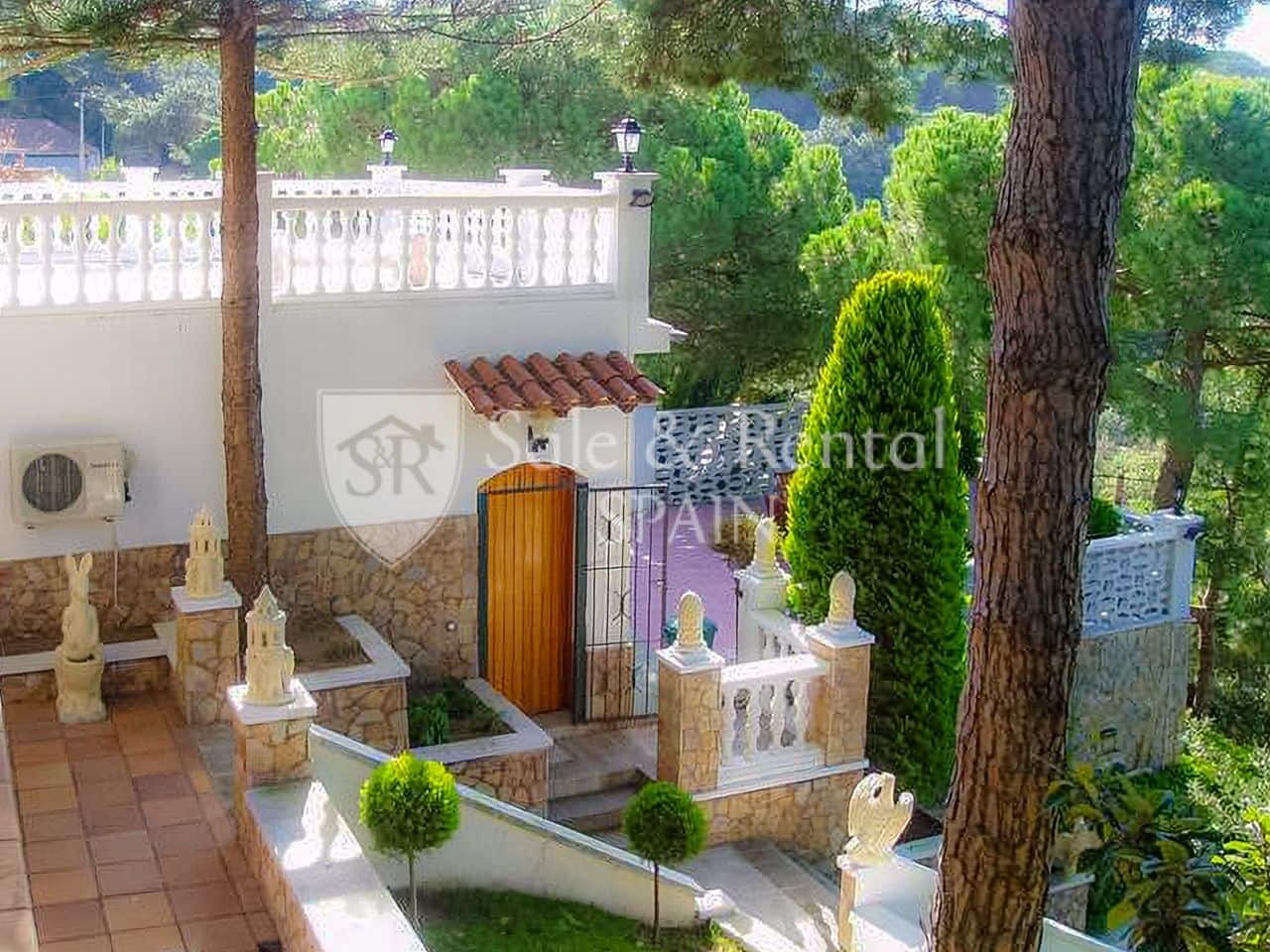 5 quarto Moradia para venda em Lloret de Mar com piscina garagem - 530 000 € (Ref: 9735074)