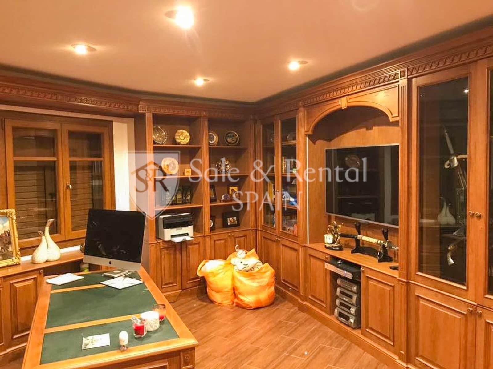 5 quarto Moradia para venda em Lloret de Mar com piscina garagem - 530 000 € (Ref: 9735074)