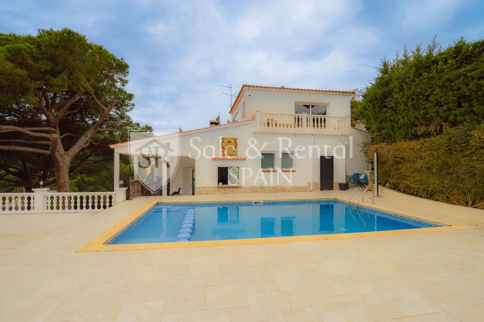 5 bedroom Villa for sale in Lloret de Mar with pool garage - € 530,000 (Ref: 9735074)