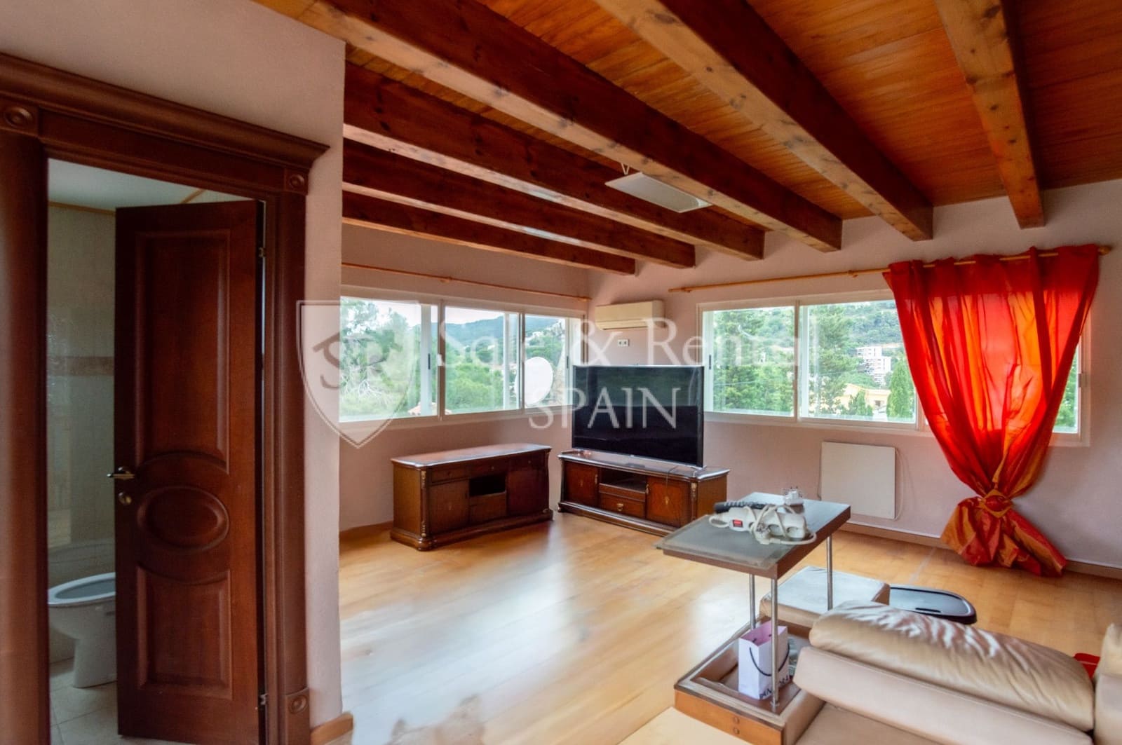 5 bedroom Villa for sale in Lloret de Mar with pool garage - € 530,000 (Ref: 9735074)