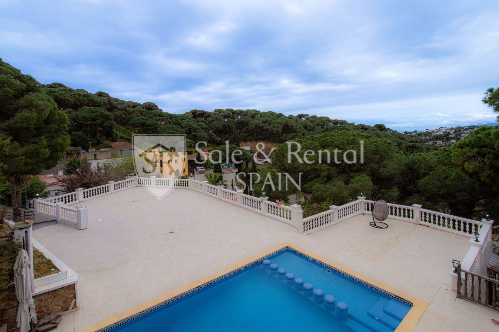 5 bedroom Villa for sale in Lloret de Mar with pool garage - € 530,000 (Ref: 9735074)