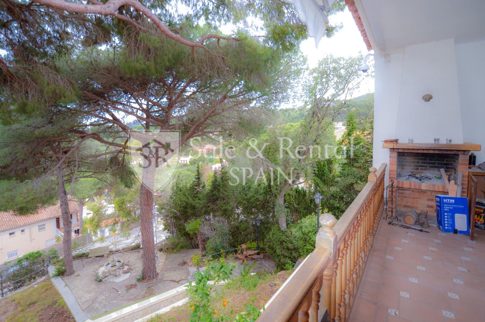 5 bedroom Villa for sale in Lloret de Mar with pool garage - € 530,000 (Ref: 9735074)