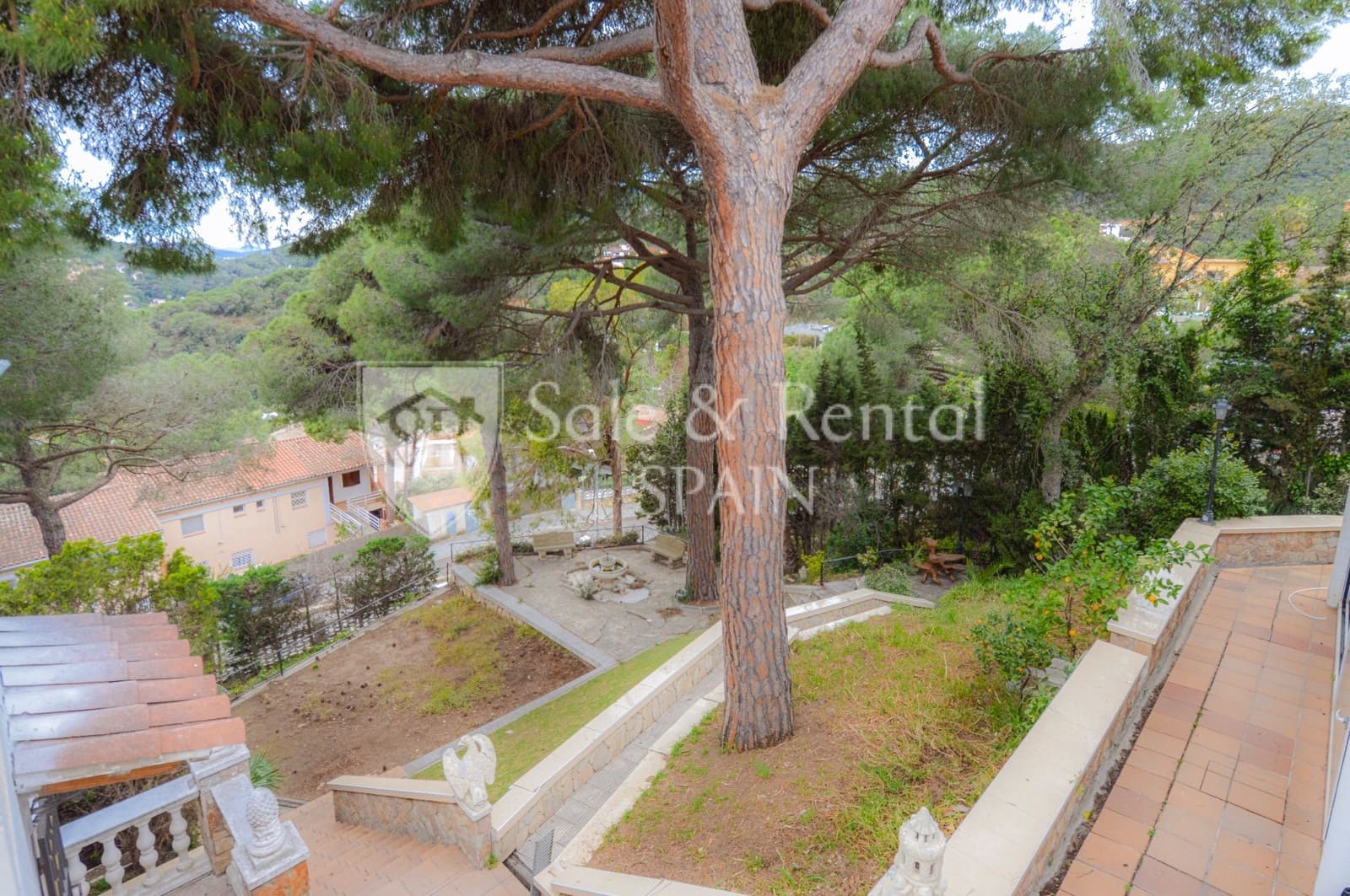 5 bedroom Villa for sale in Lloret de Mar with pool garage - € 530,000 (Ref: 9735074)