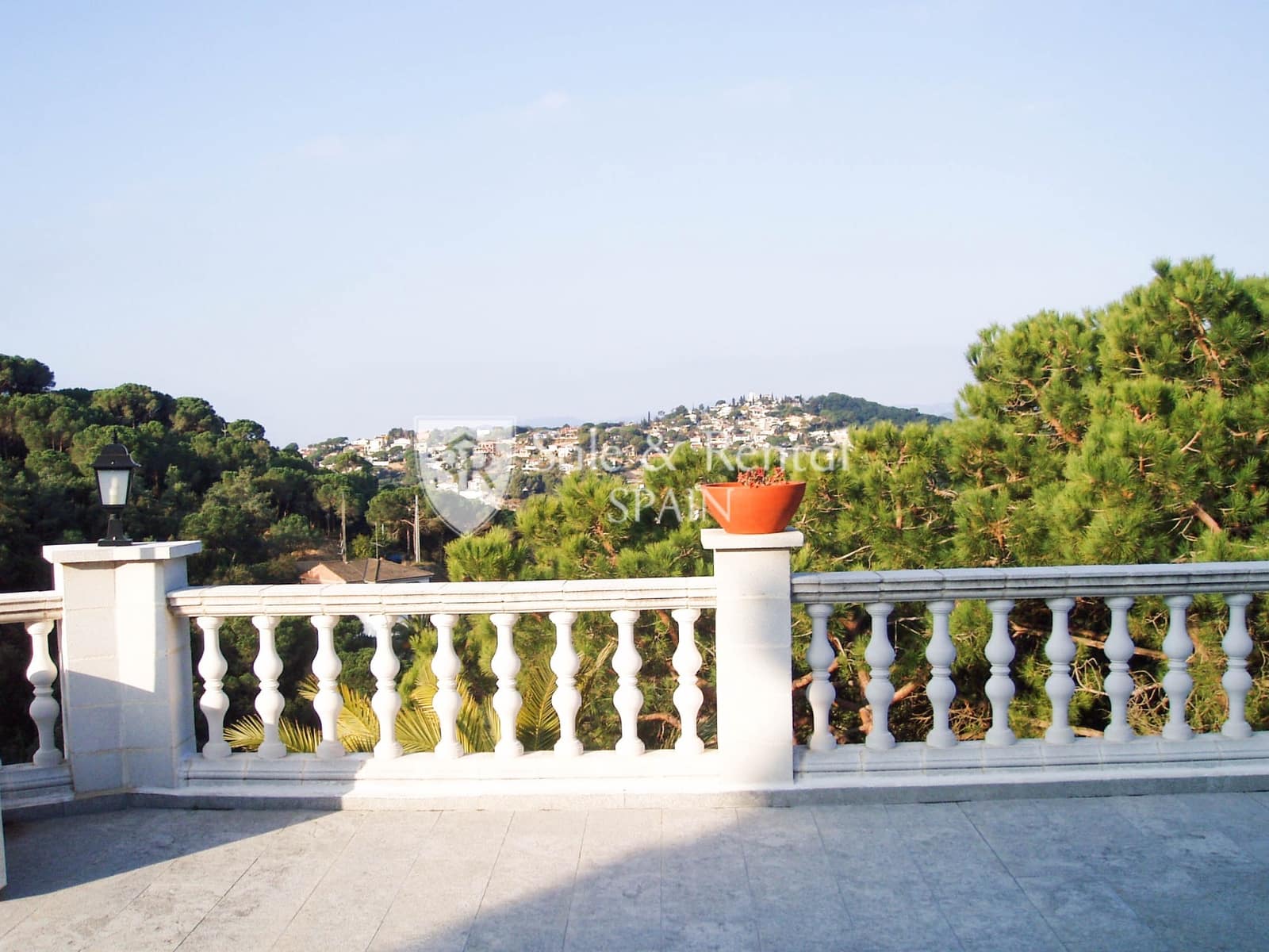 6 soveværelse Villa til salg i Lloret de Mar med swimmingpool garage - € 320.000 (Ref: 9735075)