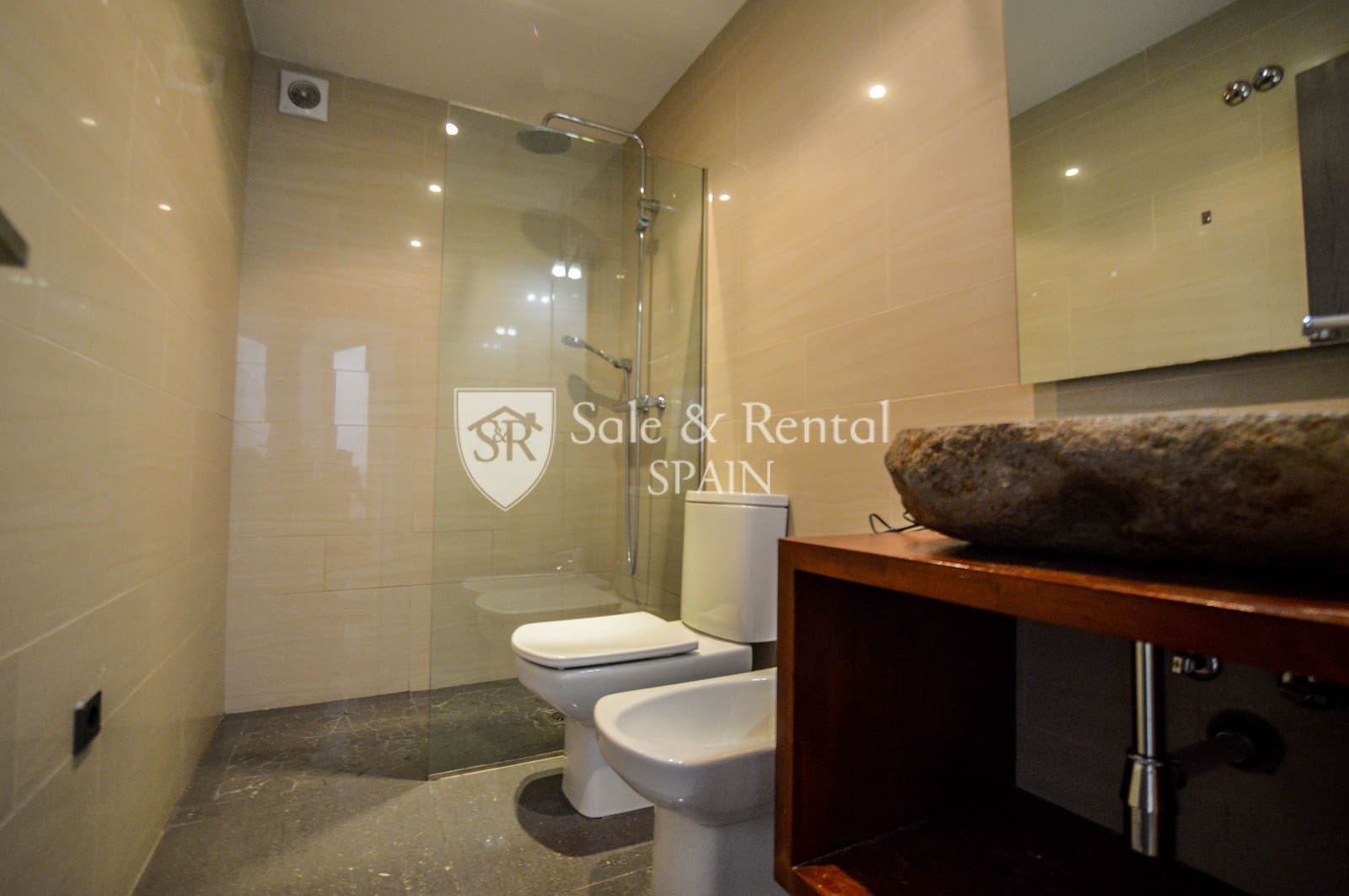 4 chambre Villa/Maison à vendre à Lloret de Mar avec garage - 550 000 € (Ref: 9737876)