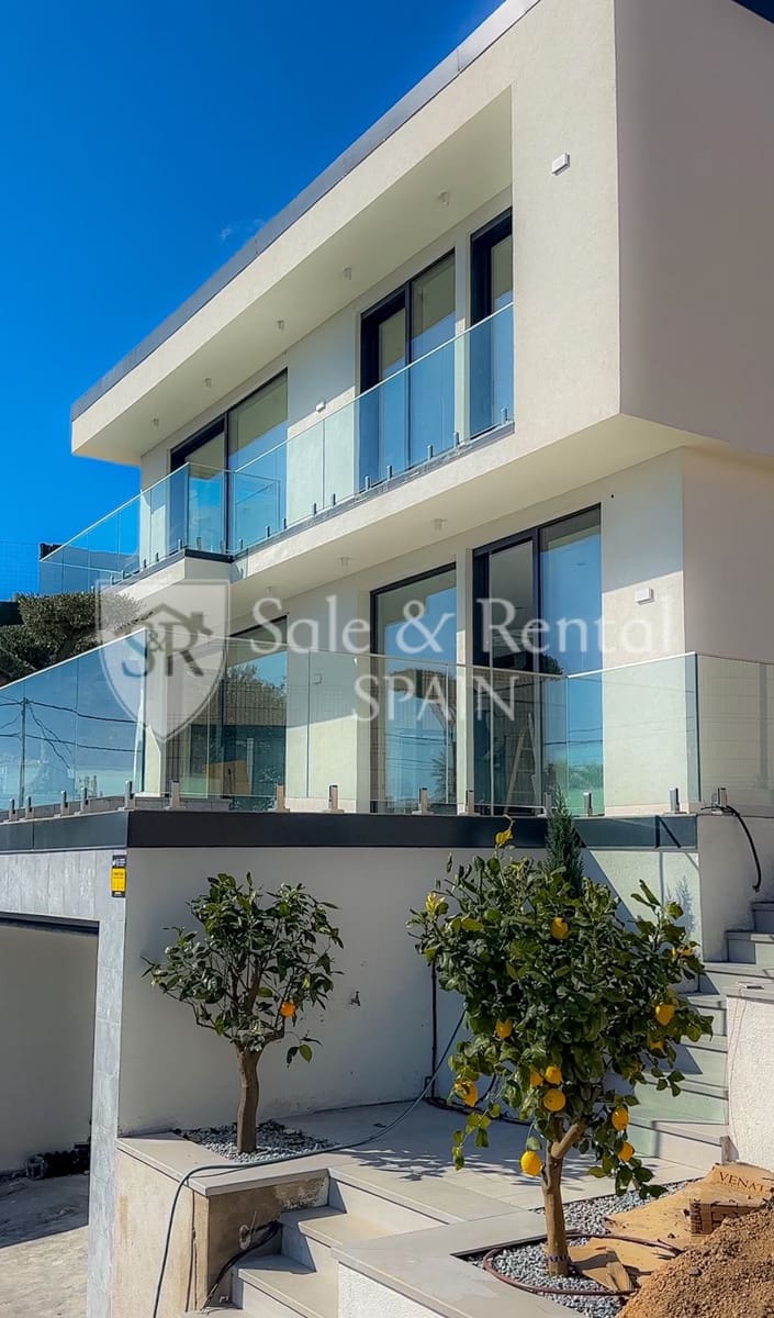 3 soveværelse Villa til salg i Lloret de Mar med garage - € 777.000 (Ref: 9798589)