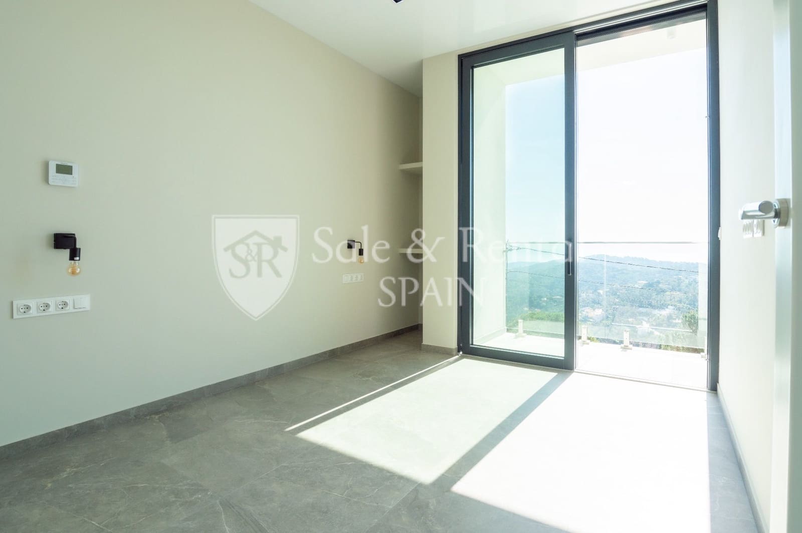 3 soveværelse Villa til salg i Lloret de Mar med garage - € 777.000 (Ref: 9798589)