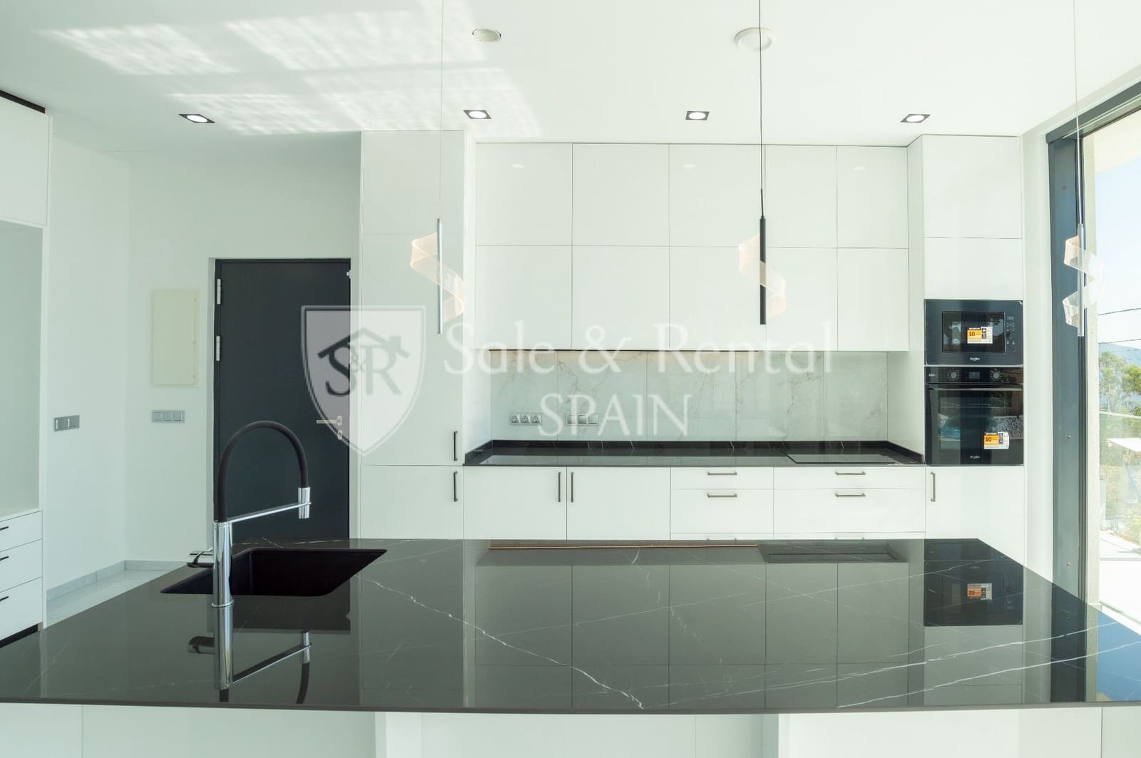 3 soveværelse Villa til salg i Lloret de Mar med garage - € 777.000 (Ref: 9798589)