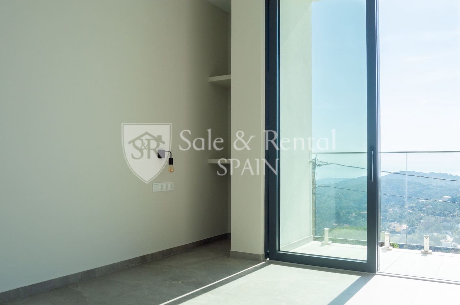 3 soveværelse Villa til salg i Lloret de Mar med garage - € 777.000 (Ref: 9798589)