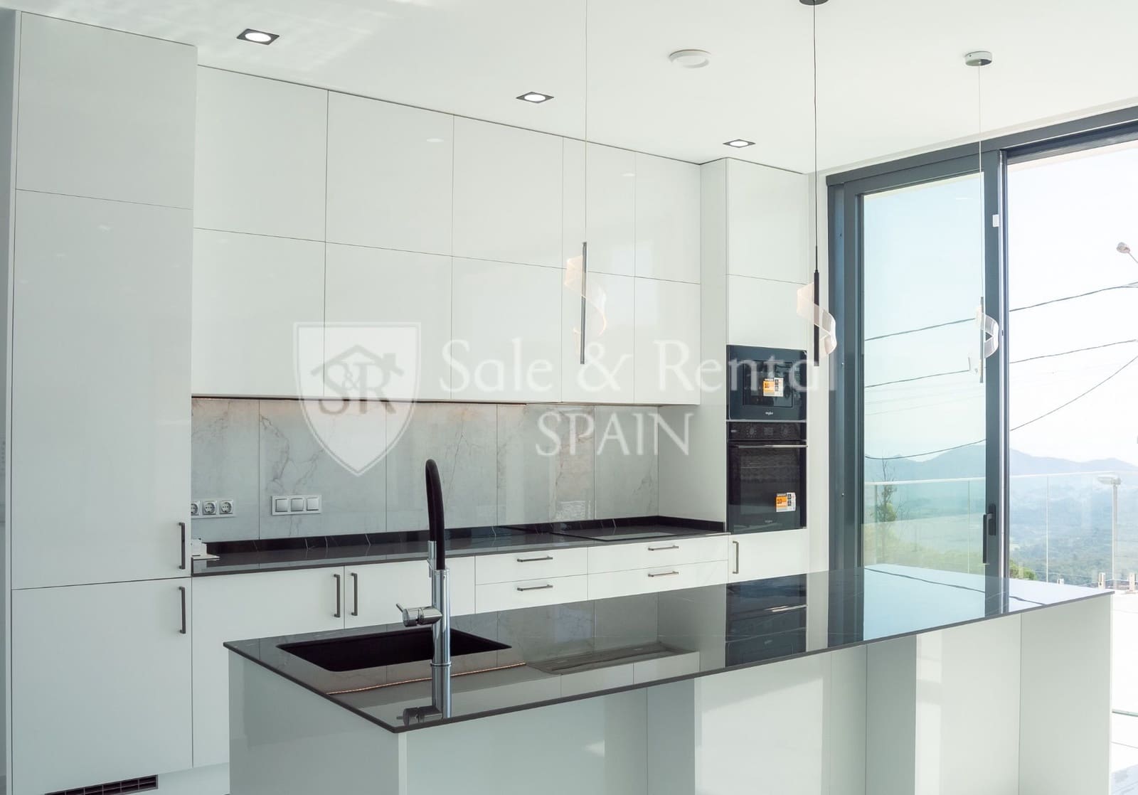 3 soveværelse Villa til salg i Lloret de Mar med garage - € 777.000 (Ref: 9798589)