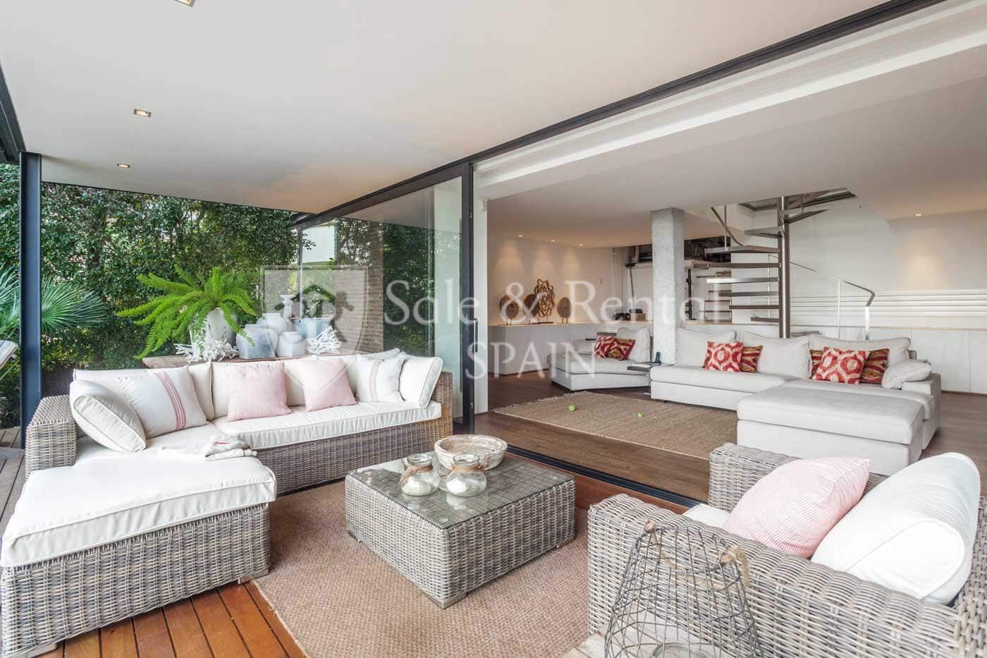 3 bedroom Villa for sale in Sitges with pool garage - € 1,950,000 (Ref: 9805964)